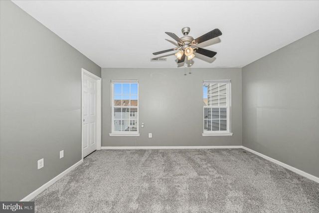 42 PAYNE ST, Charles Town, WV 25414