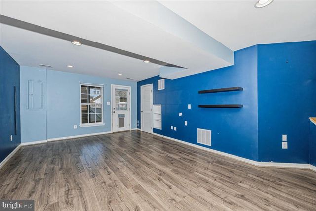 42 PAYNE ST, Charles Town, WV 25414
