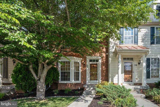 42 PAYNE ST, Charles Town, WV 25414