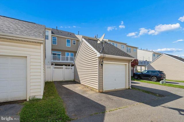 42 PAYNE ST, Charles Town, WV 25414
