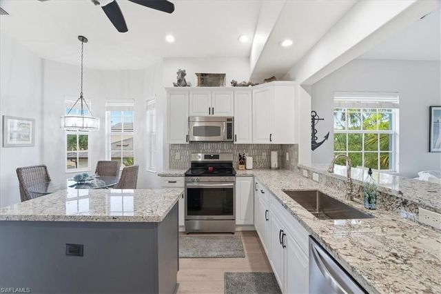 7842 Hawthorne DR 1703, Naples, FL 34113