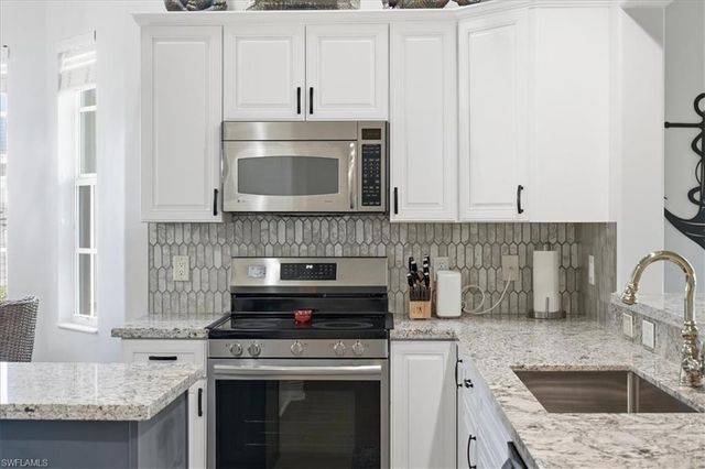 7842 Hawthorne DR 1703, Naples, FL 34113