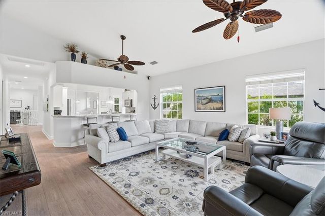 7842 Hawthorne DR 1703, Naples, FL 34113