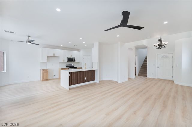 9025 Mossy Hollow Avenue, Las Vegas, NV 89149