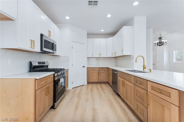 9025 Mossy Hollow Avenue, Las Vegas, NV 89149