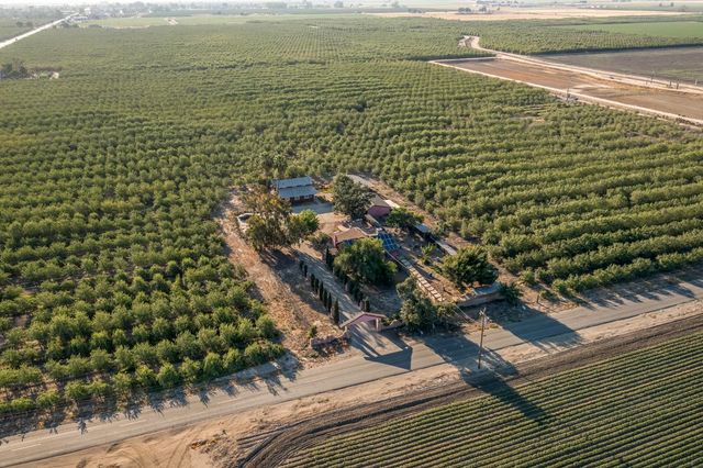 21120 S Cornelia Avenue, Riverdale, CA 93656