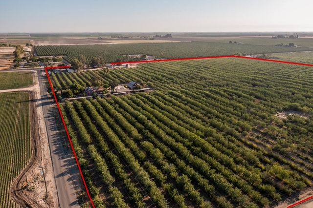 21120 S Cornelia Avenue, Riverdale, CA 93656