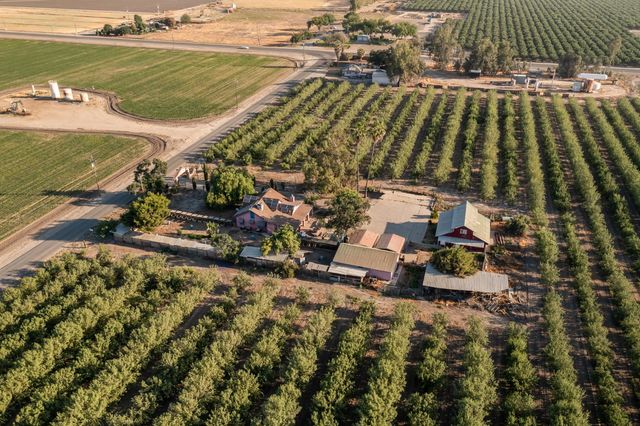 21120 S Cornelia Avenue, Riverdale, CA 93656