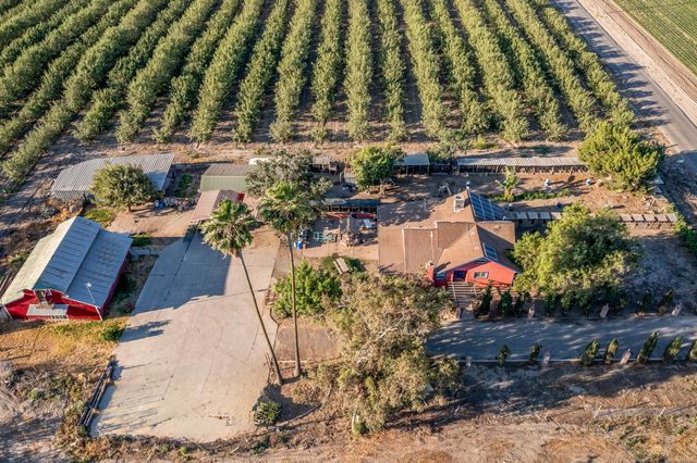 21120 S Cornelia Avenue, Riverdale, CA 93656