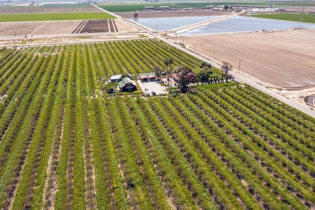 21120 S Cornelia Avenue, Riverdale, CA 93656