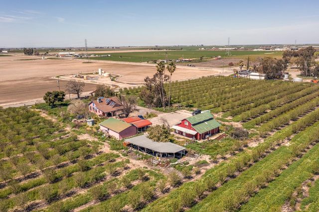 21120 S Cornelia Avenue, Riverdale, CA 93656