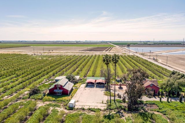 21120 S Cornelia Avenue, Riverdale, CA 93656