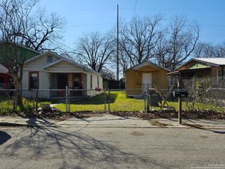 213/215 W S SAN IGNANCIO AVES, San Antonio, TX 78237