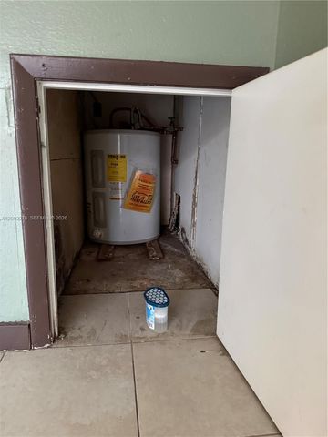 8024 NW 27th Ct, Sunrise, FL 33322