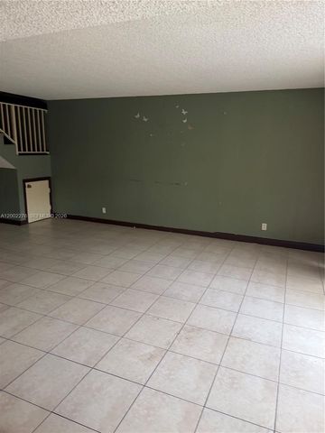 8024 NW 27th Ct, Sunrise, FL 33322