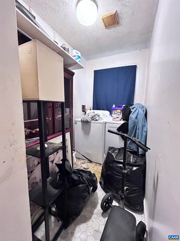 2003 SWEET HOLLOW LN, Charlottesville, VA 22903