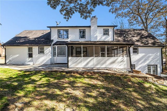 855 John Court, Lawrenceville, GA 30046
