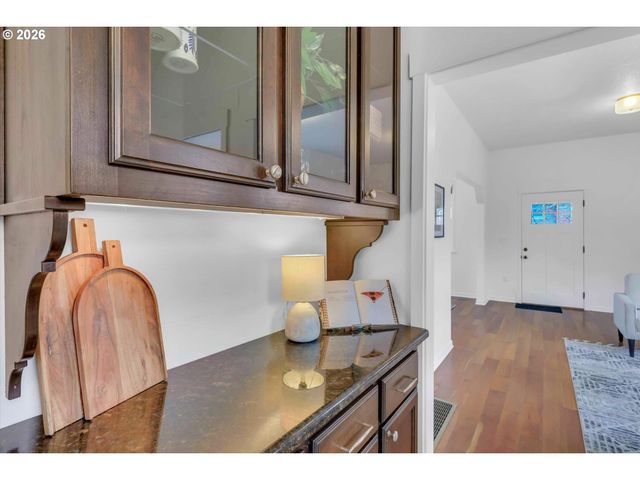 2624 Ne SUMNER St, Portland, OR 97211