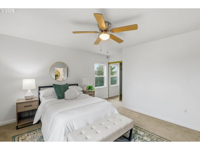 2624 Ne SUMNER St, Portland, OR 97211