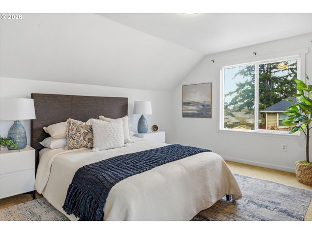 2624 Ne SUMNER St, Portland, OR 97211