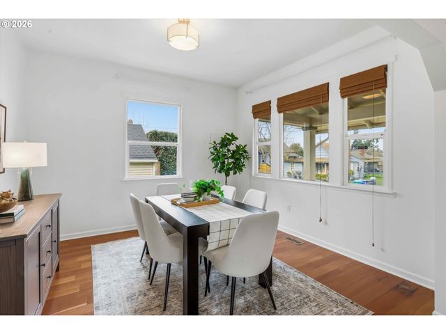 2624 Ne SUMNER St, Portland, OR 97211