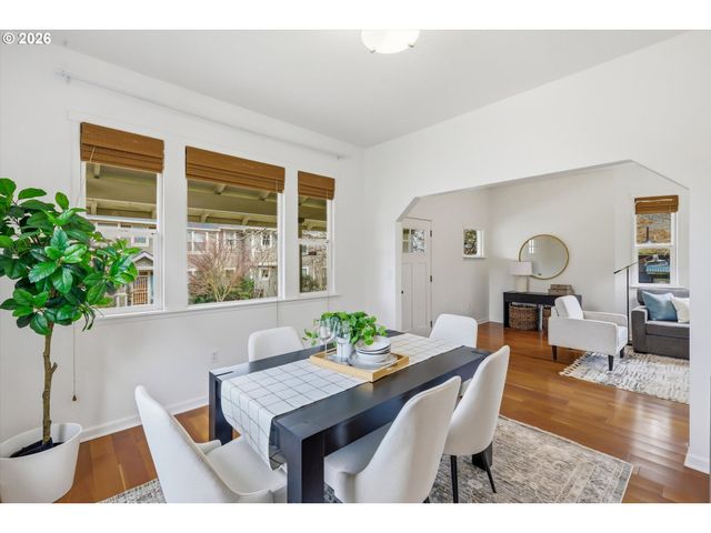 2624 Ne SUMNER St, Portland, OR 97211