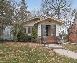 86 Oakdale Boulevard, Pleasant Ridge, MI 48069