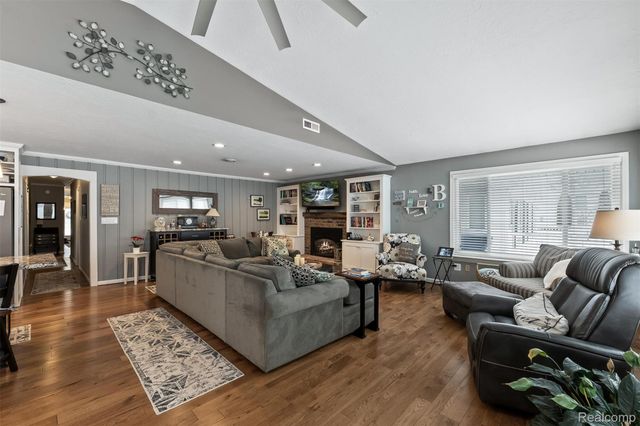 2330 Allen Road, Brandon Charter Township, MI 48462