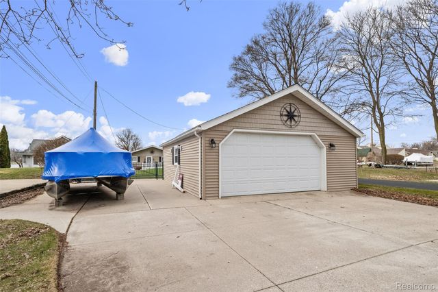 2330 Allen Road, Brandon Charter Township, MI 48462