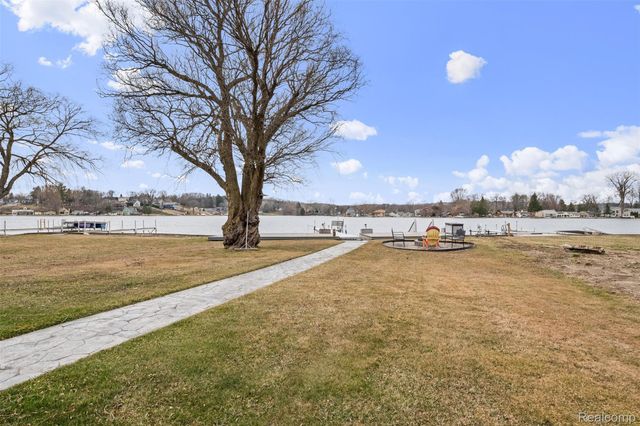 2330 Allen Road, Brandon Charter Township, MI 48462