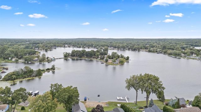 2330 Allen Road, Brandon Charter Township, MI 48462