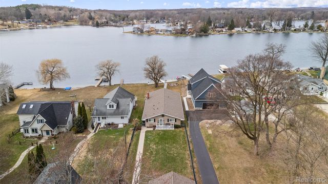 2330 Allen Road, Brandon Charter Township, MI 48462