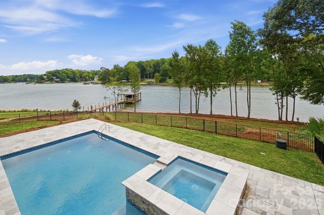 110 Zwilling Court, Troutman, NC 28166
