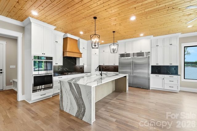 110 Zwilling Court, Troutman, NC 28166