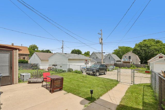 2826 S Chase AVENUE, Milwaukee, WI 53207