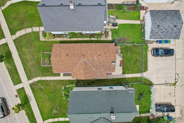 2826 S Chase AVENUE, Milwaukee, WI 53207