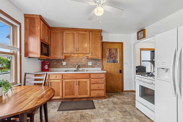2826 S Chase AVENUE, Milwaukee, WI 53207