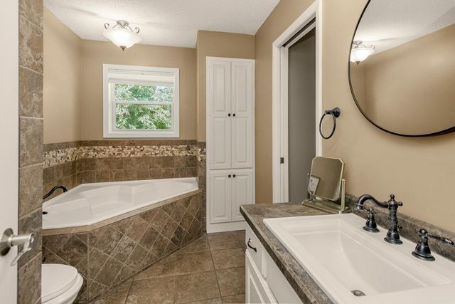 14692 Yosemite Avenue S, Savage, MN 55378