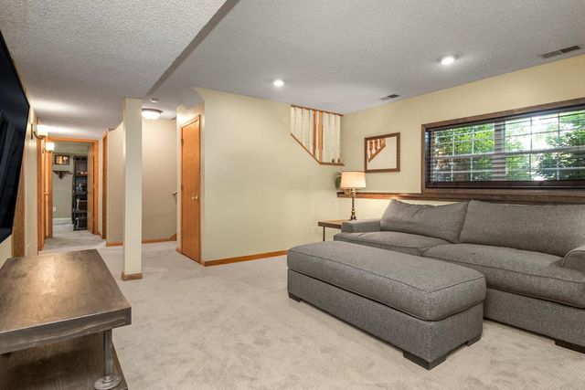 14692 Yosemite Avenue S, Savage, MN 55378