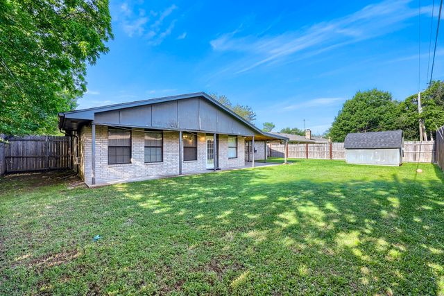 8437 Glenann Drive, North Richland Hills, TX 76182