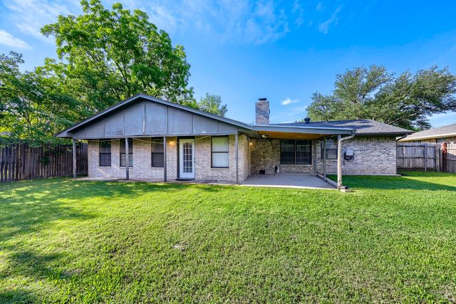 8437 Glenann Drive, North Richland Hills, TX 76182