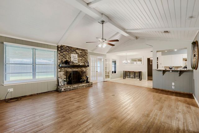 8437 Glenann Drive, North Richland Hills, TX 76182