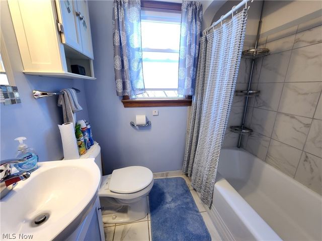 2451 W Manor Avenue, Poland, OH 44514