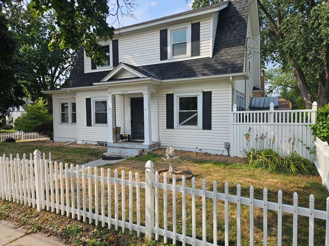 1900 E 42nd Street, Minneapolis, MN 55407