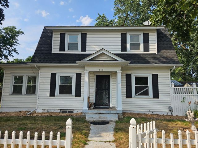 1900 E 42nd Street, Minneapolis, MN 55407