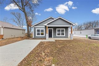 832 E Hamblin Street, Ottawa, KS 66067