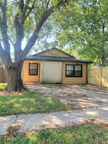 5315 Gayla Lane, Baytown, TX 77521