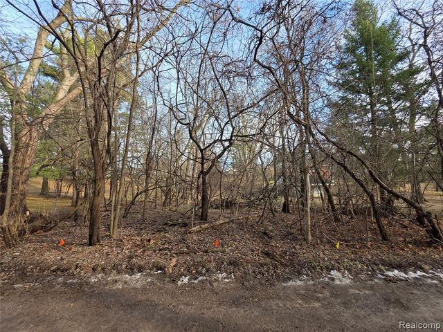2375 Greenlawn Avenue, Bloomfield Village, MI 48302