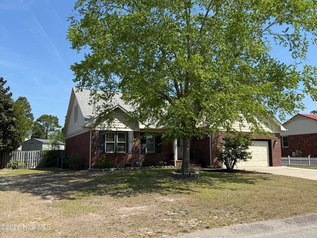 6318 Streeter Drive, Hope Mills, NC 28348