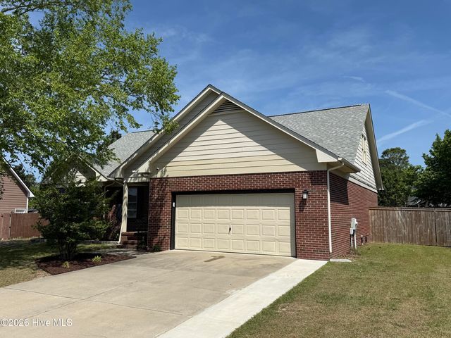 6318 Streeter Drive, Hope Mills, NC 28348